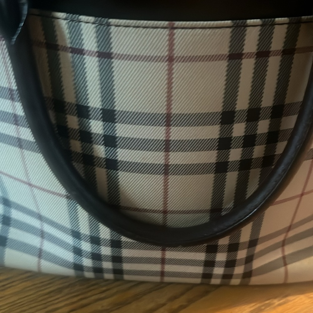 Burberry bag - Picture 2 of 13